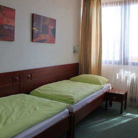 Hotel Bothe Povazska Bystrica Bagian luar foto