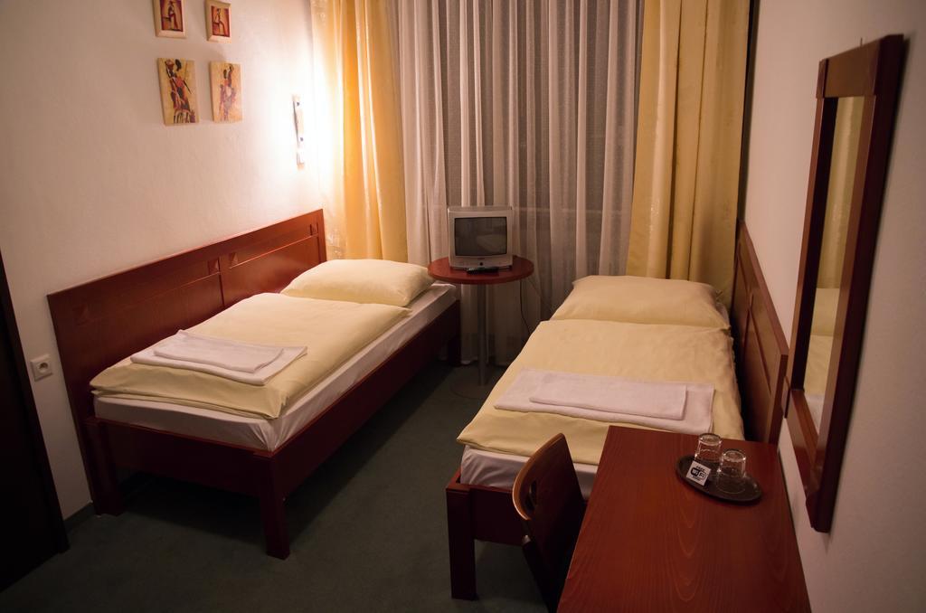 Hotel Bothe Povazska Bystrica Bagian luar foto