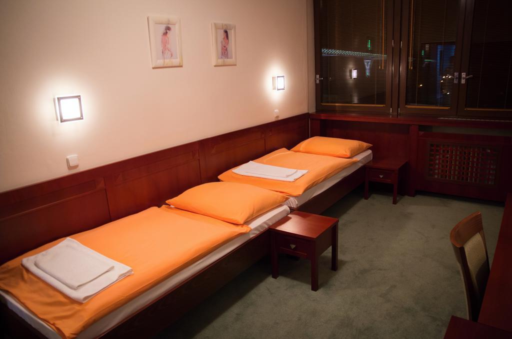 Hotel Bothe Povazska Bystrica Bagian luar foto