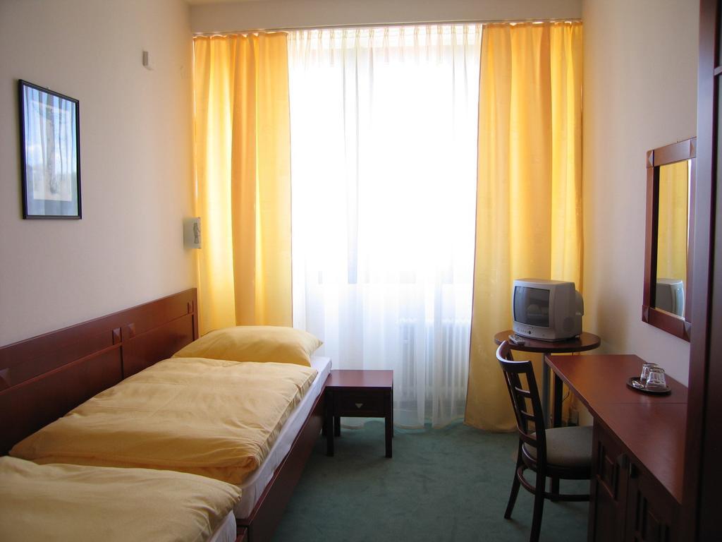 Hotel Bothe Povazska Bystrica Bagian luar foto