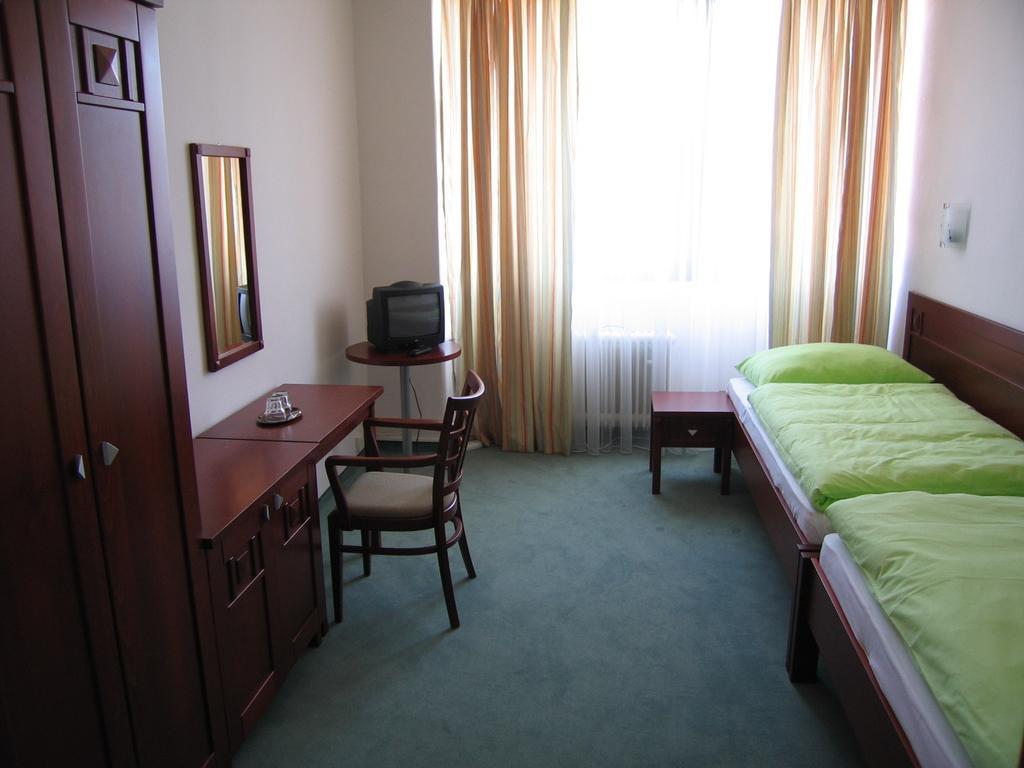 Hotel Bothe Povazska Bystrica Bagian luar foto