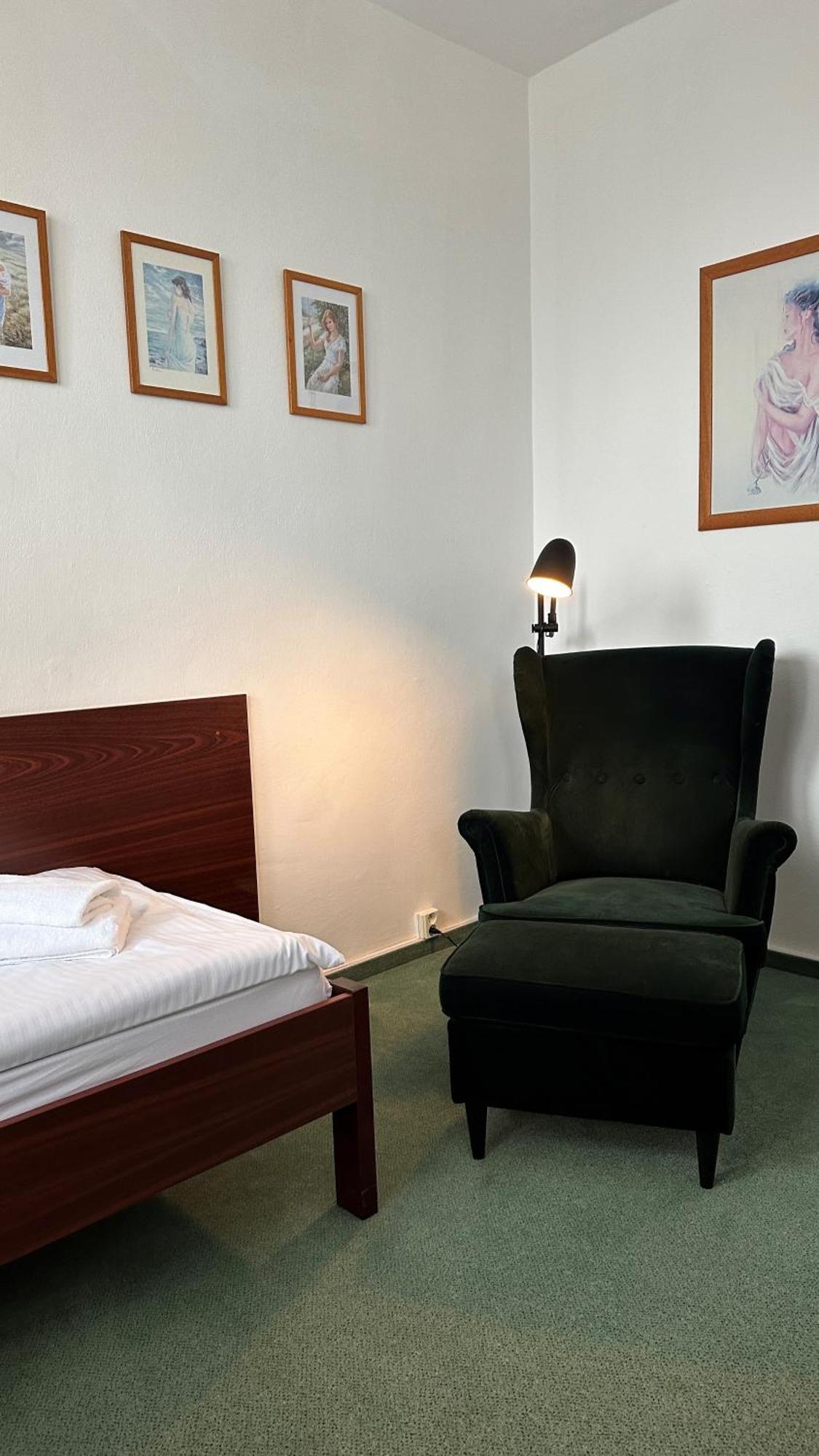 Hotel Bothe Povazska Bystrica Bagian luar foto
